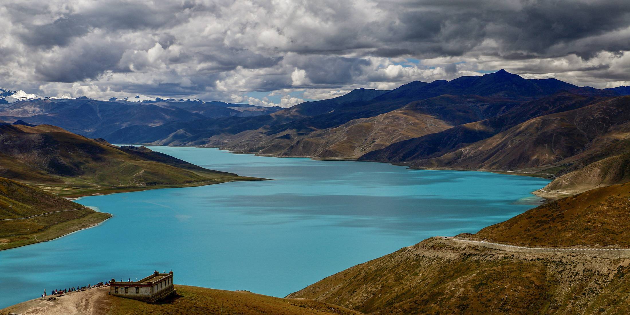 Yamdrok Lake