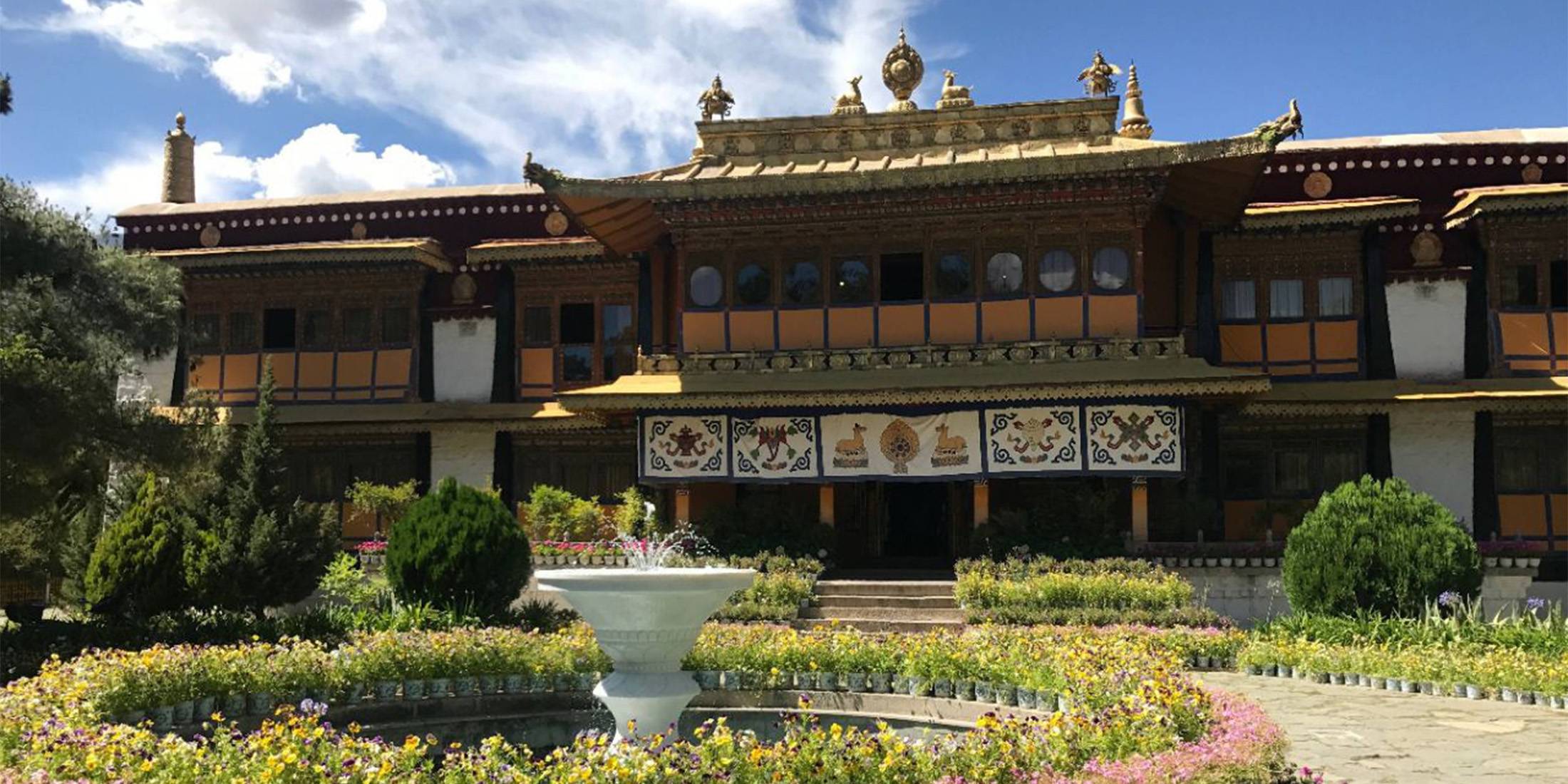Garden view of Norbulingka